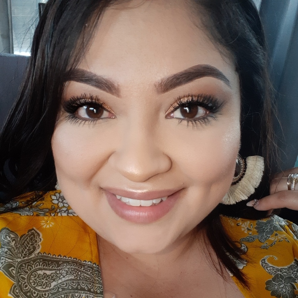 Meet your Posher, Julia